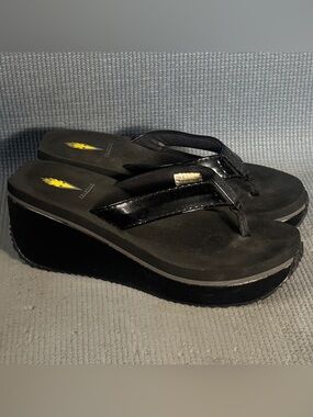 Volatile Women's Black Frappachino Slip-On Thong Platform Wedge Sandals Size 9